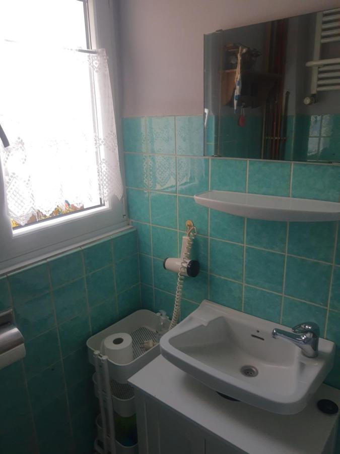 Appartement Gartenzimmer Mit Strassenbahn Zu Dom Und Messe Keulen
